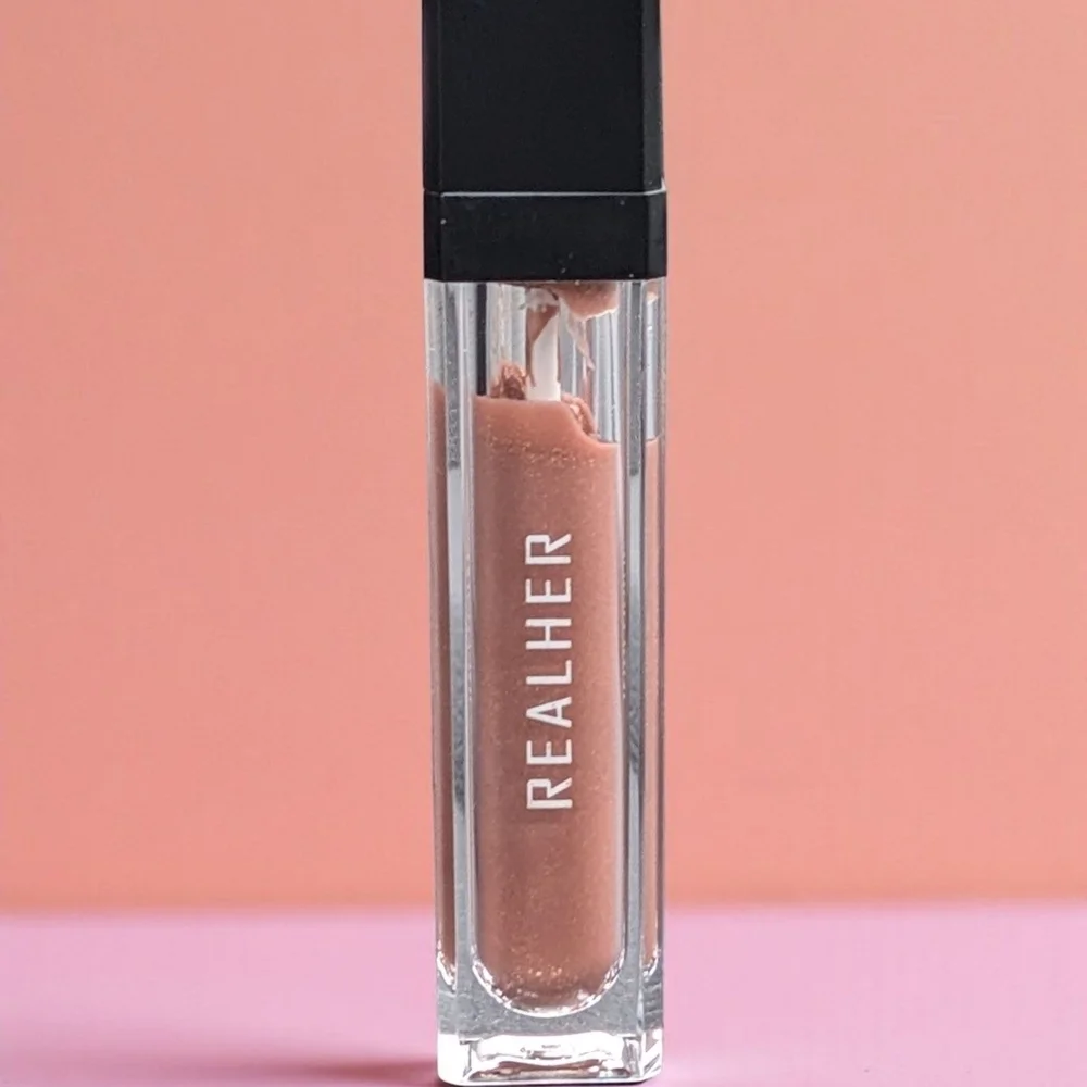 RealHer Long Lasting Lip Gloss Inclusive (New)